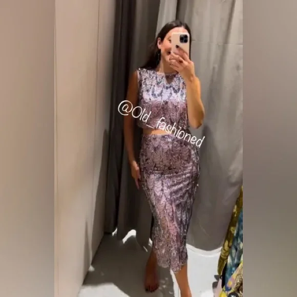 ZARA Bloggers Fav Sequin Skirt - Picture 2 of 16